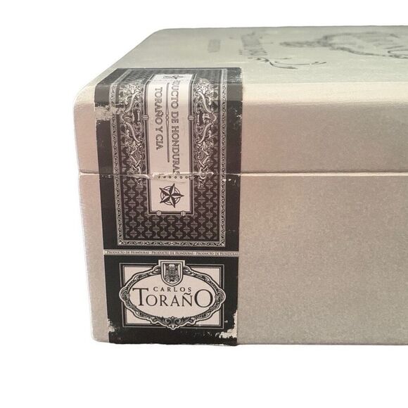 Pre Owned Carlos Torano Exodus 1959 Silver Edition Cigar Box Torpedo - Picture 6 of 16